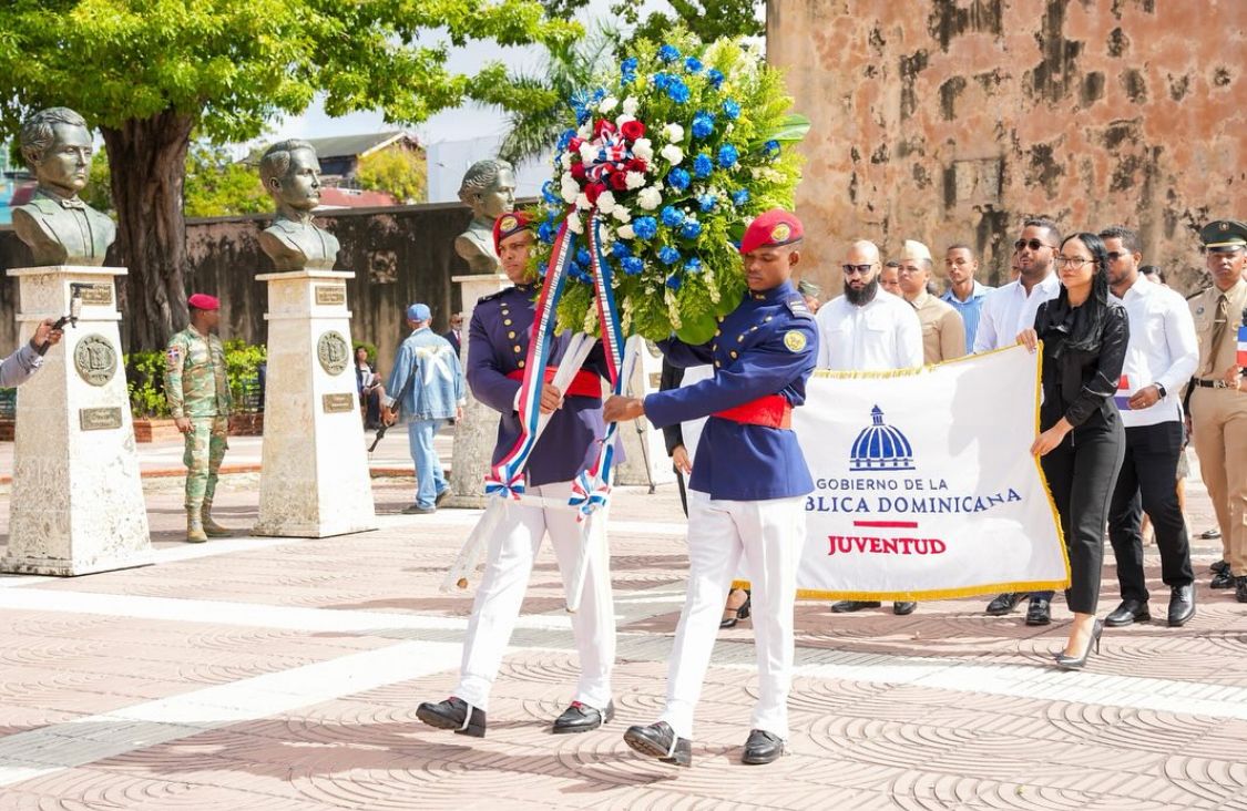 Juventud Honra Memoria De Padres De La Patria Con Ofrenda Floral